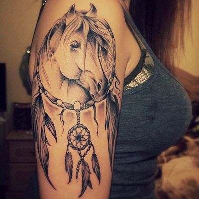  Tatouage attrape rêve avec une belle tête de cheval